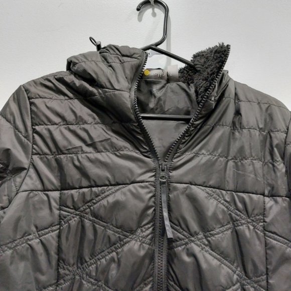 Zella Longline Quilted Recycled Jacket in Black Small - Picture 2 of 9